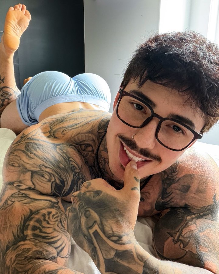 lapricion's tweet photo. @JakipzSFW  what did you think about my eyeglasses 🍑 https://t.co/9uQdRN3bEf