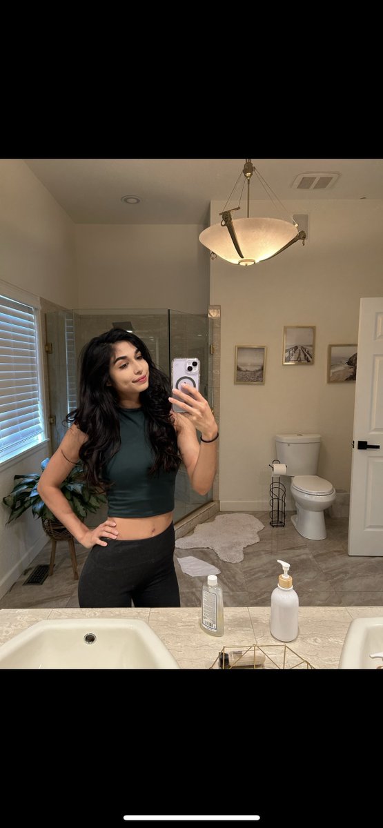 studenttrosa's tweet photo. happy labor day 😘 https://t.co/XZAuBJx9VS