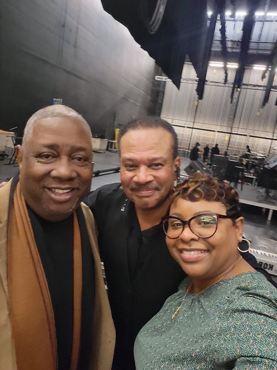 jazzyleh's tweet photo. Temptations Concert memory #lawrencehillmusic https://t.co/lRFLQ9OIa6