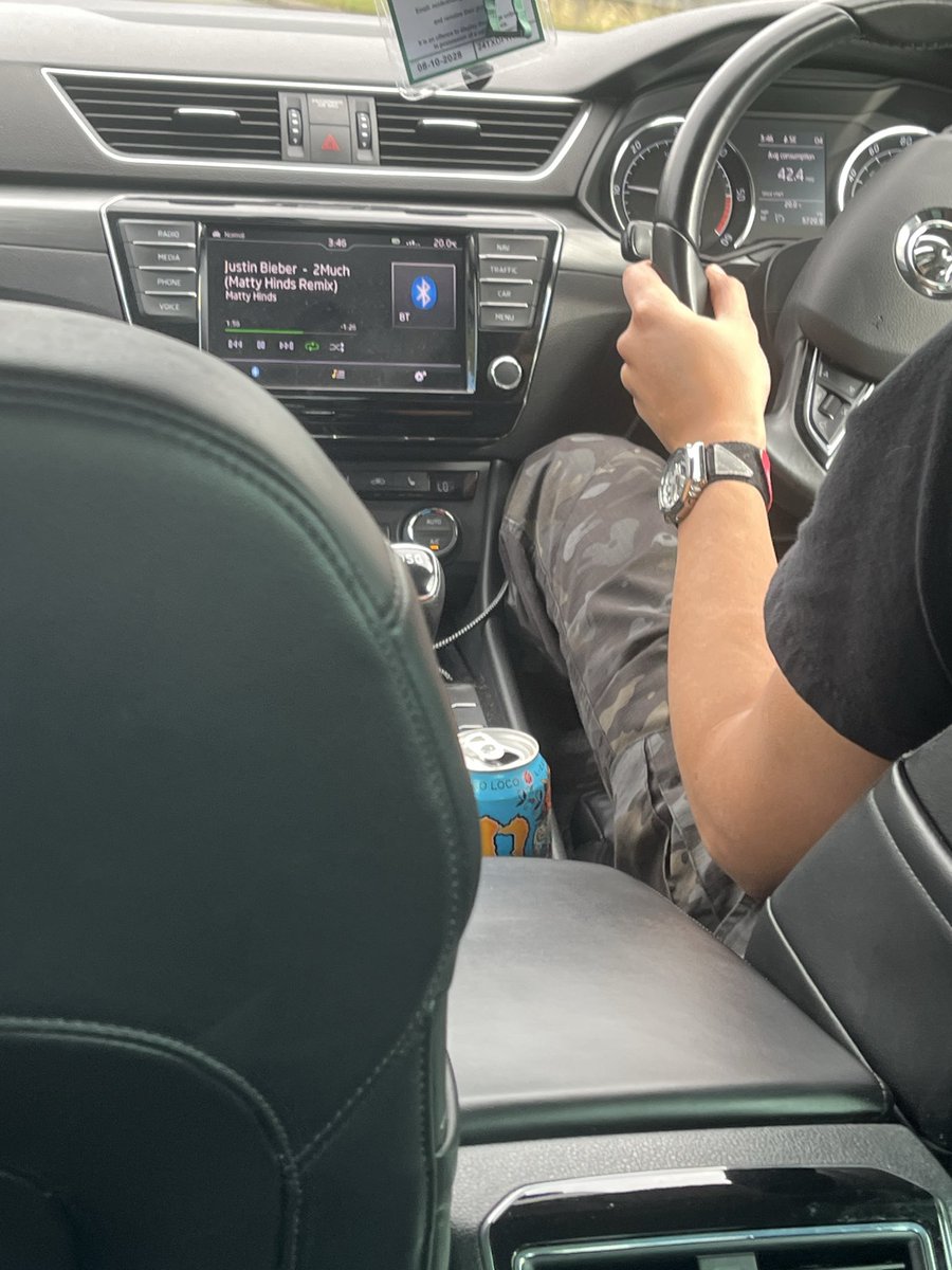 lyn256837's tweet photo. uber ride almost killed me https://t.co/LBPoWvNFVX