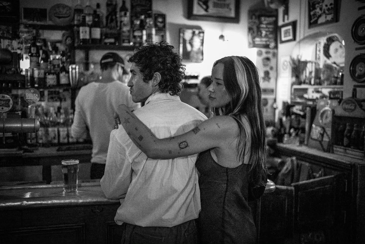 thenbhdfiles's tweet photo. Jesse, Mikey &amp; Olivia at Bar Chez Camille by Guillaume Gautier. 🖤 https://t.co/ipP5wuMmIa