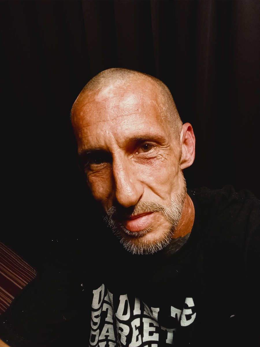 Johnmize76's tweet photo. @ENavajas Daddy is interested.. https://t.co/EUrTyAJkRl