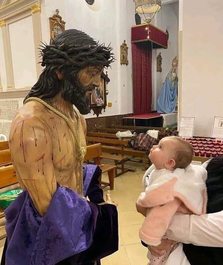 UniCatolicos_es's tweet photo. La mejor herencia de los padres hacia los hijos es enseñarles a amar a Dios. https://t.co/xZOuXvC2mq