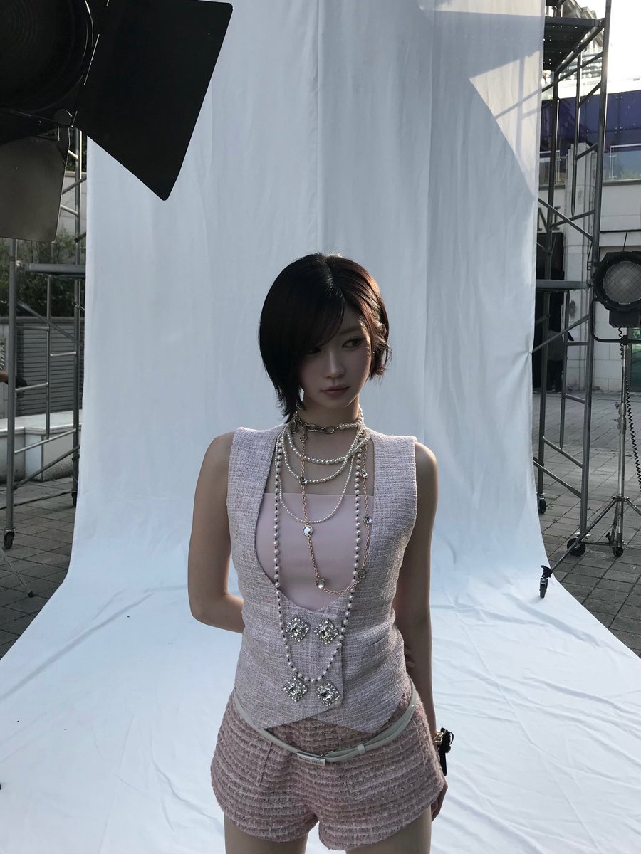 asascenee's tweet photo. the kind of beauty that was literally made for a vintage magazine https://t.co/UTY03ltrP8