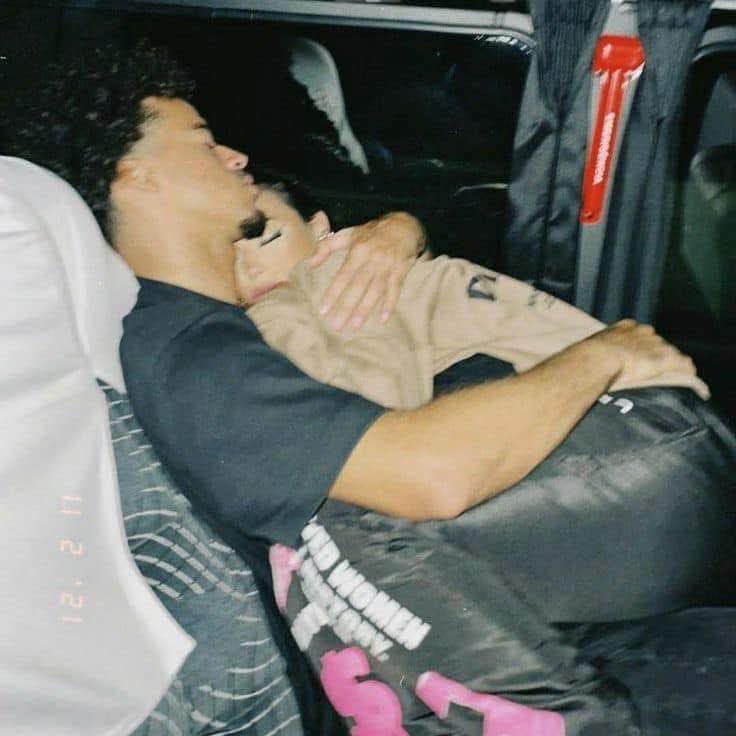 layxsnv's tweet photo. Being babied by your man is top tier 🥰🫶🏾✨ https://t.co/c0eWRDqh9m