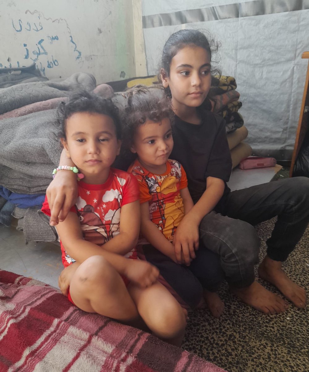 DalulainGaza's tweet photo. I'm sorry, my children, I couldn't get the money to feed you, and you will go to bed hungry tonight. 😭😭🙏

https://t.co/MfwQOKKb9J https://t.co/dN3TDjBv3y