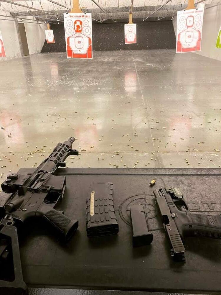 leanne0380's tweet photo. Experience the joy of live-fire shooting😃😃 https://t.co/OC42ajbzKS