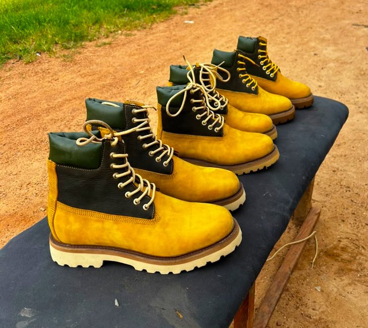 AaronDanjuma4's tweet photo. My name is Aaron Nero Danjuma.
A biochemistry graduate,and a professional shoemaker with over 10years experience.

I'm the creative director NEROLIT APPAREL,a shoemaking brand situated somewhere in the heart  of the northern part of Nigeria, Kaduna state precisely.
Focused on creating quality, authentic, original and comfortable footwear at very affordable prices.

Beyond just making shoes,I'm passionate about teaching and mentoring young people amd at the same time building a legacy through craftsmanship.

I'm a craftsman,an entrepreneur and a creative who is constantly learning, building and finding new ways to turn ideas into reality.

NEROLIT HANDMADE SHOES 
Walk your story,one pair at a time..