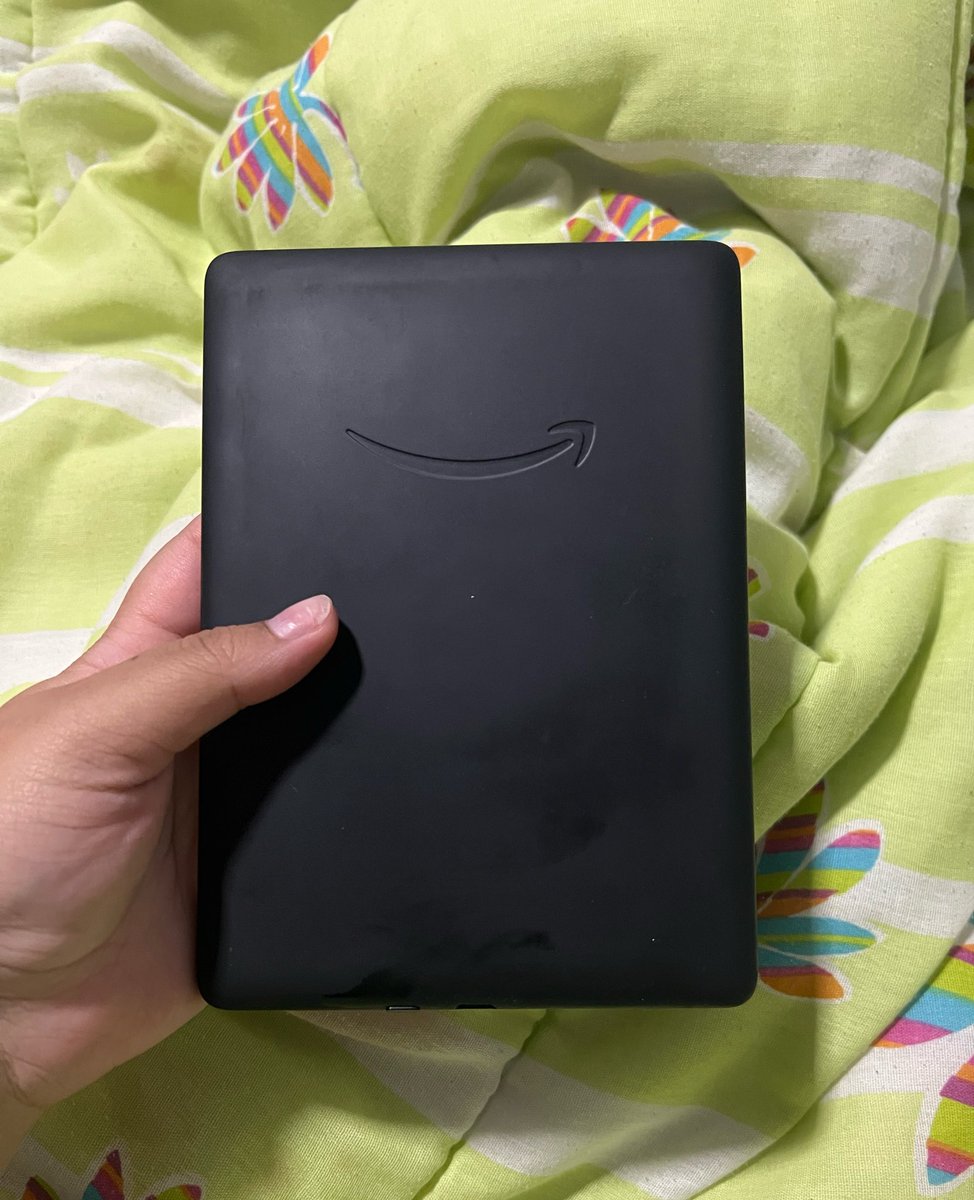 hswallxs's tweet photo. Vendo Kindle Paperwhite 11ª geração, 16GB, modelo 2021, na cor preta.

- Iluminação ajustável com temperatura de cor
- À prova d’água 
- Excelente duração de bateria
- Funcionando perfeitamente

Valor: R$600 (negociável)

Está em ótimo estado de conservação e funcionamento. https://t.co/PGf5zygyAu