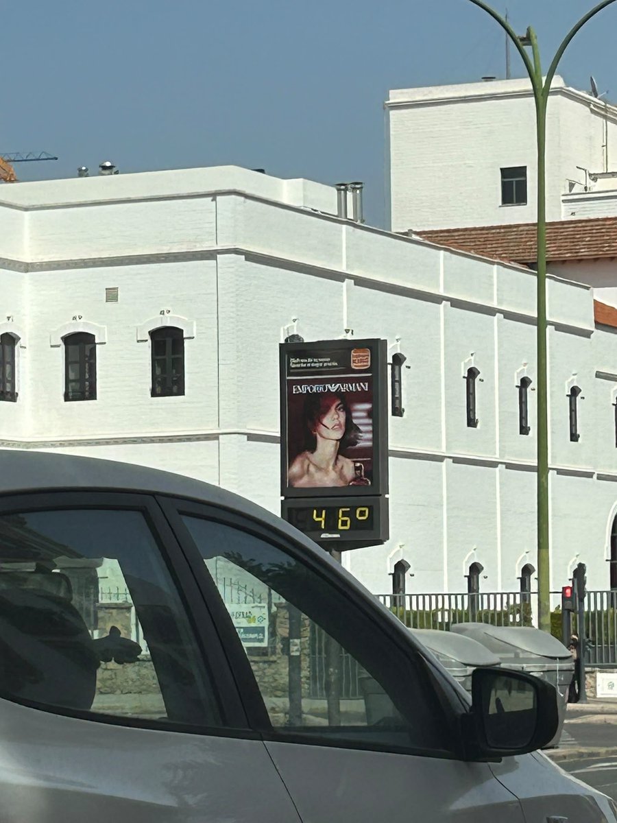 Carlosnaranjos's tweet photo. Mientras tanto en sevilla @tjcope https://t.co/TSPz8igQ3u