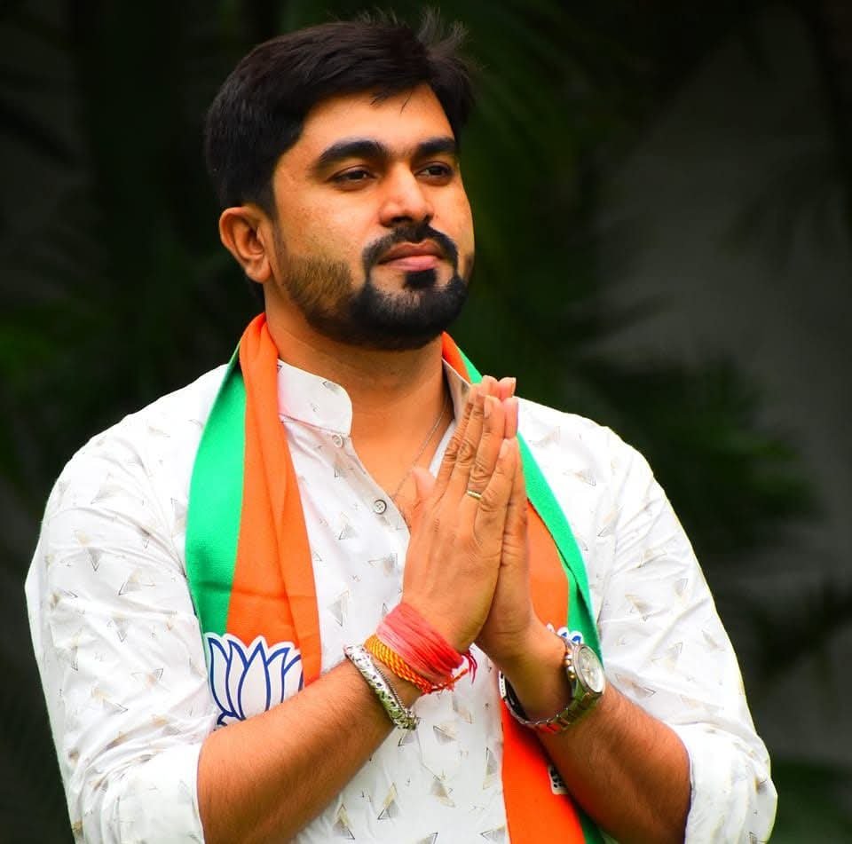 railrahul's tweet photo. अपने कार्य कुशलता व सुमधुर व्यवहार से सर्व लोकप्रिय मेरे मार्गदर्शक आदरणीय बड़े भाई श्री @RaaajendraSingh जी को भारतीय जनता पार्टी जिला भोपाल नगर कार्यकारणी सदस्य बनाये जाने पर बहुत बहुत बधाई एवं शुभकामनाएं । https://t.co/Gobj2QxhBS