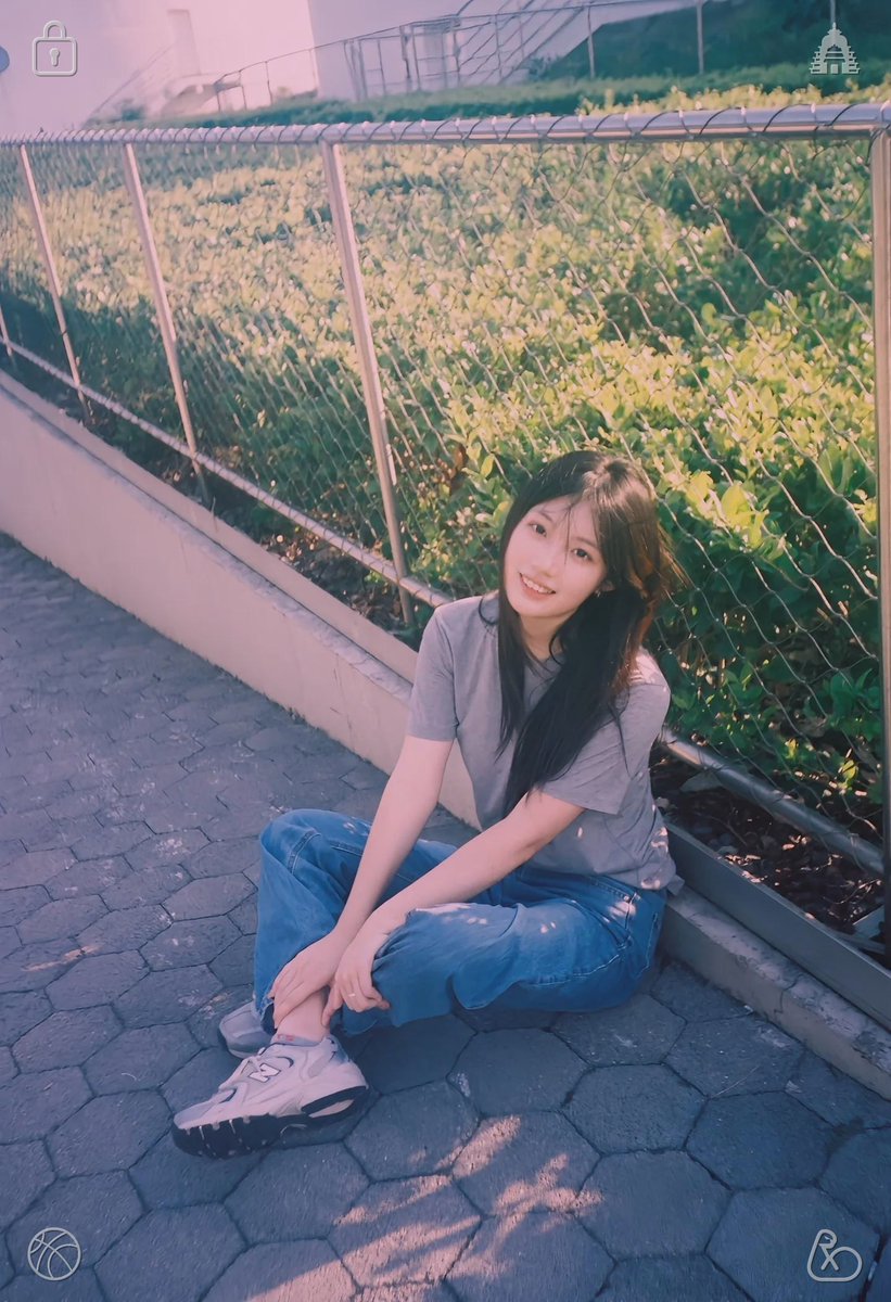 arata0508's tweet photo. 🌷As she baked cookies with nuts, a fragrant aroma filled the air. Elara retreated a step, shielding the crystal with her hand, and fixed a sharp gaze on the man. “Who are you? And how do you know who I am?” she demanded, though her voice shook slightly, it held firm. The stra https://t.co/HIJrkVp0vC