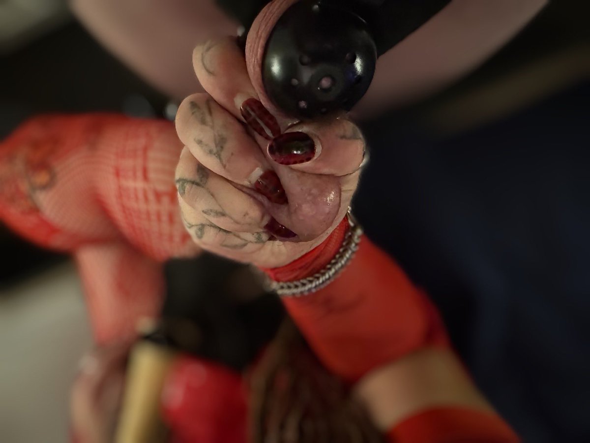 yoursuperior111's tweet photo. Is there really anything better than being able to control a man by the balls? 😈#cuck #wankchat #hotwife #nsfw #nsfwtwt #bbc #bnwo #findom #horny
#goon #gooner #bdsm #femdom https://t.co/tu3KmQhIDD