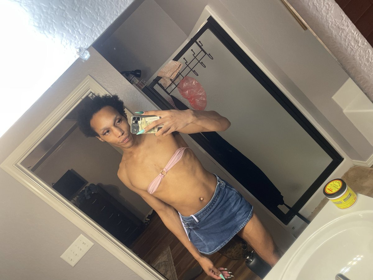 goddessanise's tweet photo. After the pool yesterday!! https://t.co/7d9RAMMRlc