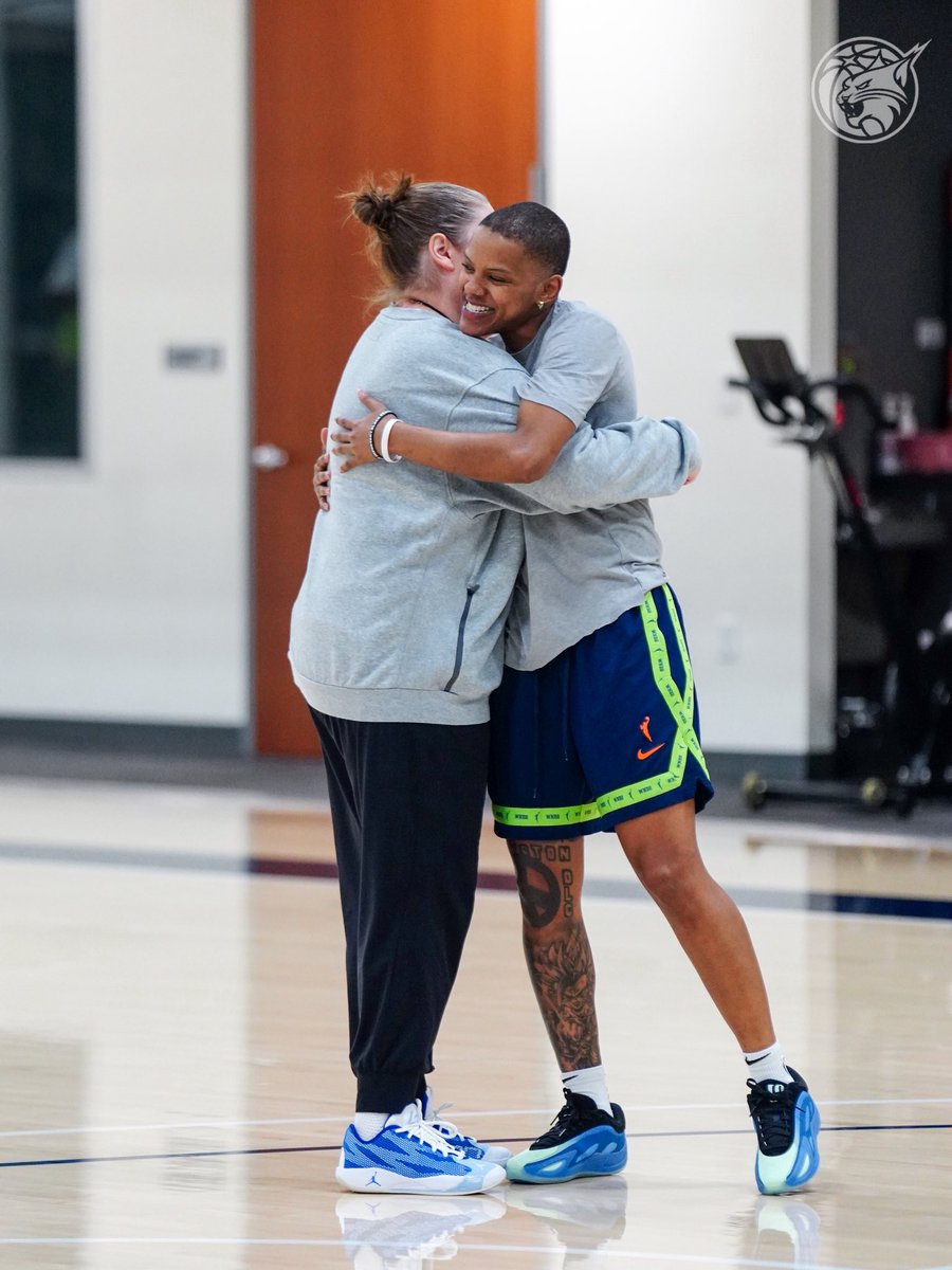 minnesotalynx's tweet photo. happy to be back. 😁 https://t.co/AivWy3FlTS