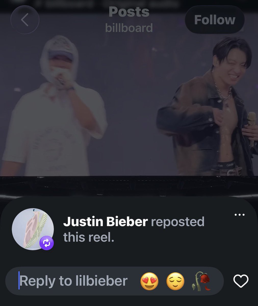 koosviues's tweet photo. JUSTIN BIEBER JUST REPOSTED JUNGKOOK NAKED AND OILED UP ON MAIN WHAT THEHELLLSJAOAJ https://t.co/EGta62Id6C