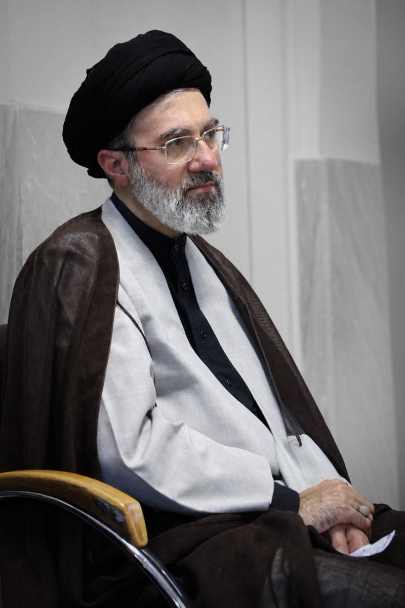 samereh_63's tweet photo. گر مُدّعیان مانعِ عشقند غمی نیست
جان بر کفِ عشقیم، پریشان شماییم

زاد روزتون مبارک رهبر عزیز ایران سربلند ما 🌻
#لبيک_يا_خامنه_ای‌ https://t.co/Ovc59TSqpB