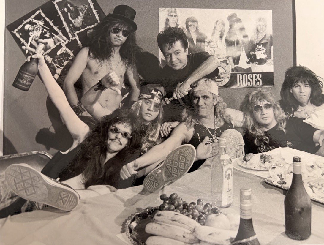 jeringa42's tweet photo. Los 80’s GUNS AND ROSES https://t.co/K9BkRR1OPh