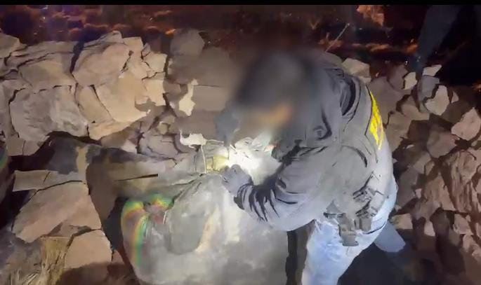 PDI_Antofagasta's tweet photo. 🚨 #FronteraInterna | En el marco de este plan de la PDI, detectives de la Brigada Antinarcóticos #Antofagasta desarrollaron la Operación Escalante, logrando incautar más de 636 kilos de cannabis tras un despliegue operativo al interior de la comuna de San Pedro de Atacama. https://t.co/leWJLcG24s