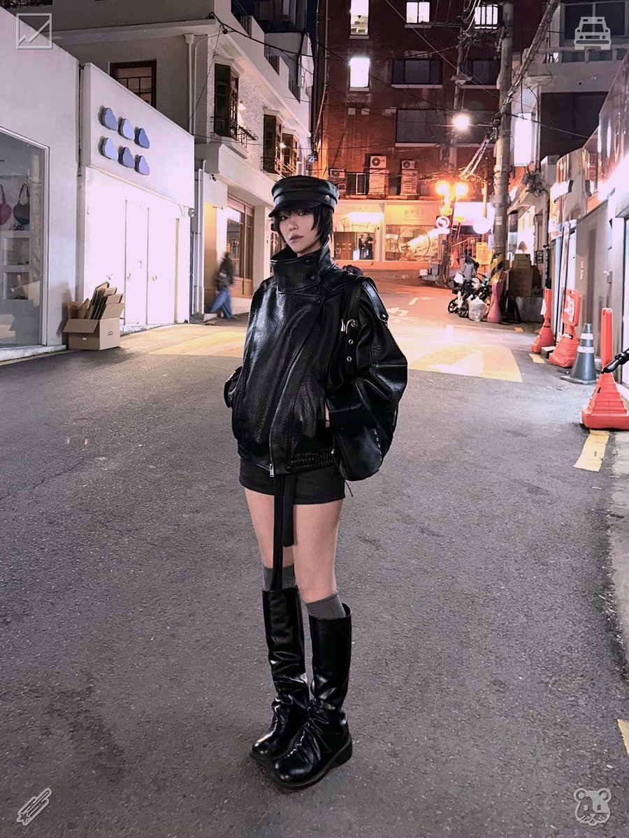 hirasauna's tweet photo. Savoring midnight bites gathers the small comforts of everyday life. Each tasty late-night moment builds up into the loveliest backdrop of our days.🏢 Let things unfold as they will, and the heart finds its freedom. https://t.co/QdyVmgl52Z