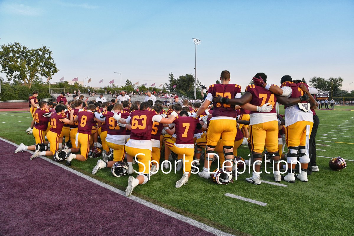 SDepiction's tweet photo. .@Loyola_FB is a true Brotherhood! Nothing hits the same as Friday Night Lights at Home with your brothers. #Football #RambleOn @LAGoRamblers @CoachDShack https://t.co/5sY6UakHU6
