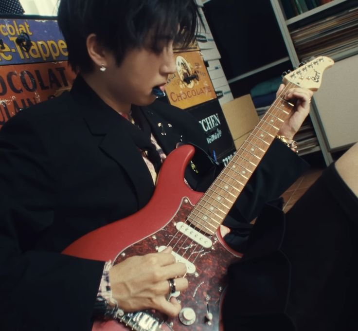 herecmsthsun's tweet photo. #minsung au | caso sério

Onde Minho não aguenta mais seu vizinho inconveniente tocando guitarra até de madrugada e resolve dar um basta nisso

ou

Onde Jisung continua esperando uma dm do cara com quem ficou na boate em que se apresenta https://t.co/ehBMAbLR8y