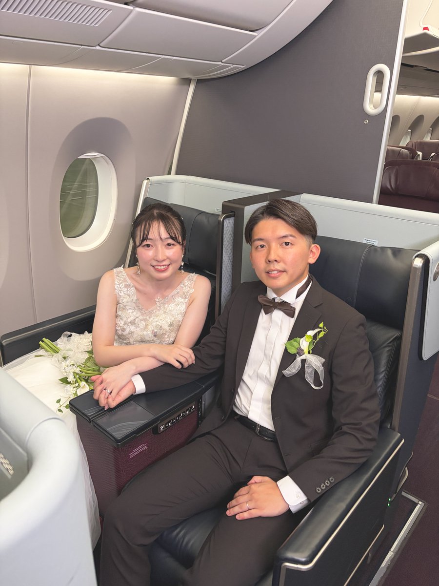 JALs_now's tweet photo. 結婚を検討＆予定するお二人をお祝い💐
ただ今、機内でのフォトウェディングと、東京(羽田)－ホノルル線の航空券が当たるキャンペーン実施中✨
※本キャンペーンは東京都が主催する「TOKYO八結び ムーブメントプロジェクト」採択企画です。
→https://t.co/vTqxwli9Qa

✈️［お知らせ］
#JALInformation https://t.co/QlnTzOVVpD