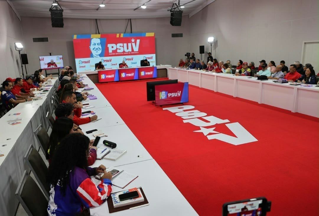torrealbaf's tweet photo. ¡Unidad, organización y movilización permanente! 🇻🇪🔥

En la acostumbrada reunión de la DN del @partidopsuv, la @juventudpsuv y el Consejo Político Nacional para atender una agenda de trabajo por y para el pueblo. https://t.co/9uE5IVixDG