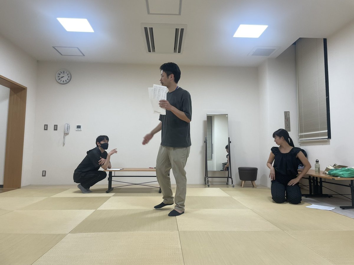 rotten_doughnut's tweet photo. 稽古始まりました！
ワハハと笑えてホロっとする…そんな作品になればいいなー！

あのシェアハウスに季節外れのクリスマスが？🎄

《芝居ブ》vol.4
腐ったStollen
2026.9.19
19:30〜
開場は開演の30分前
伊丹ALWAYS
¥5000（1ドリンク代別）

ご予約
https://t.co/f4zmTiwwgo https://t.co/ZyVTL5CYXB