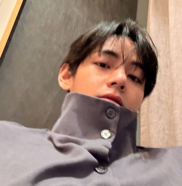 cherubun_'s tweet photo. #taekookau where jk tried to pull a little prank on his husband th (who rarely gets jealous) by using his distant cousin in town to be the 'pool guy' in their house https://t.co/hzNWTGUEfH