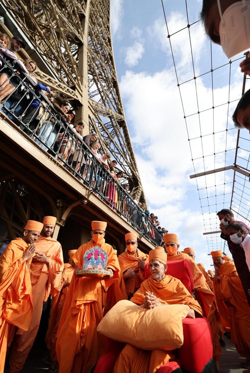 mitali_bha78166's tweet photo. @Reuters I joined X as I had to respond. What I read saddened me and does not reflect what I saw. I helped organise the visit to the Eiffel Tower, one of my favourite places. Many visitors were there and, to my knowledge, no one was prevented from visiting. The photo speaks for itself. https://t.co/40k2IocShj