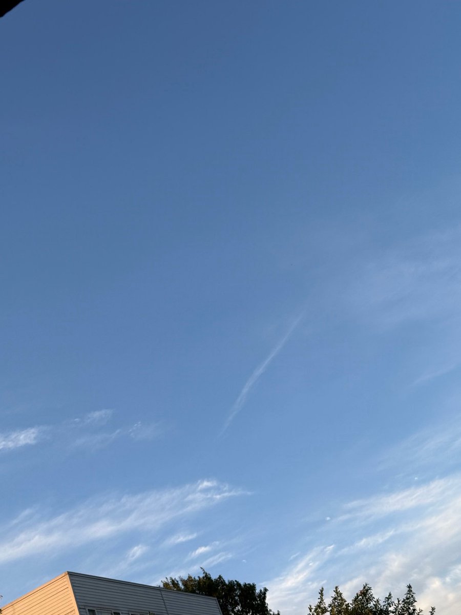 2minlurve's tweet photo. hey remember when the sky at 10:15am was actually canon https://t.co/FuQbDbVQwu