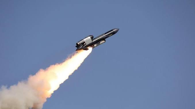 Osinttechnical's tweet photo. Russian and Ukrainian forces are trading major air attacks tonight. 

Kyiv is under massive missile attack, while Russian monitors report that Ukrainian Fire Point FP-5 Flamingo cruise missiles have been launched into Russian airspace and are currently moving through Kursk. https://t.co/ccKYfyTbUL
