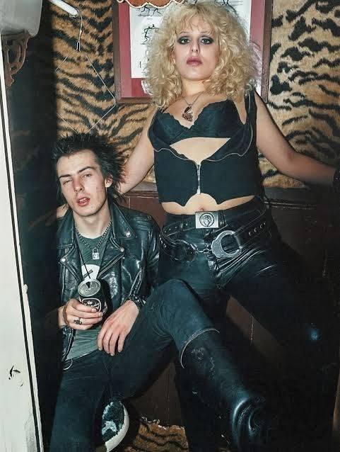 SewerZombies's tweet photo. Let's party! with Sid and Nancy 😄#sidvicious #nancyspungeon #punkparty #guinness #blackbra https://t.co/8Im2xIdroA
