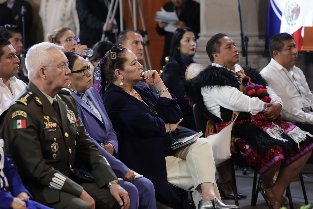 rosaicela_'s tweet photo. La Presidenta @Claudiashein asistió al informe #1AñoJusticiaRealYVerdadera, que rindió el ministro presidente de la @SCJN, @HugoAguilarOrti. 🇲🇽 ⚖️  @ErnestinaGodoy_ @higinio_mtz @RaulBCCue @OAJ_Mex @TEPJF_informa @tdjmex https://t.co/hAIej0qJJj