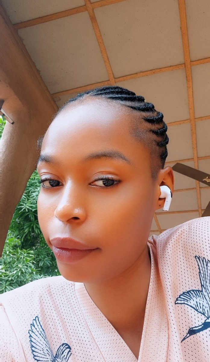 lucyEbubechukwu's tweet photo. Fact about girls with big forehead 😪😭

I think they are the prettiest 🌸💓 https://t.co/MgAGgvdaw2