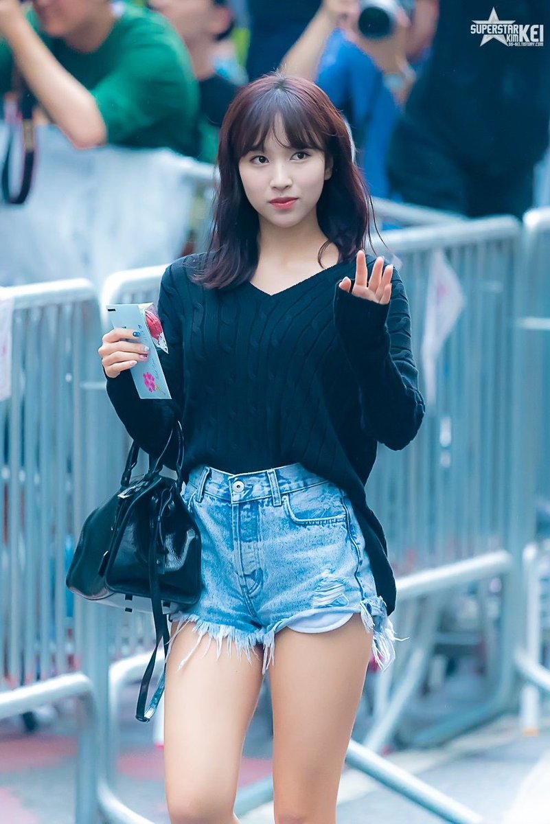 myouigraphhq's tweet photo. Throwback Mina 🐧❤️ https://t.co/BSOzhFSaaI