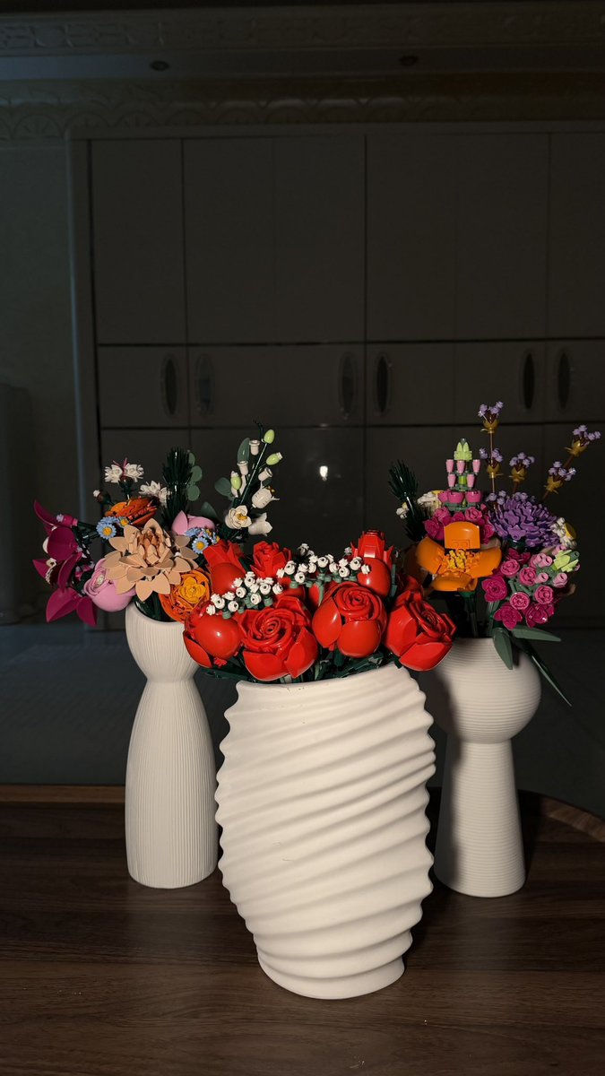 byyfish's tweet photo. ei pessoal! vim mostrar minha coleção de flores de lego! ✨ https://t.co/tD0cGMqHfx
