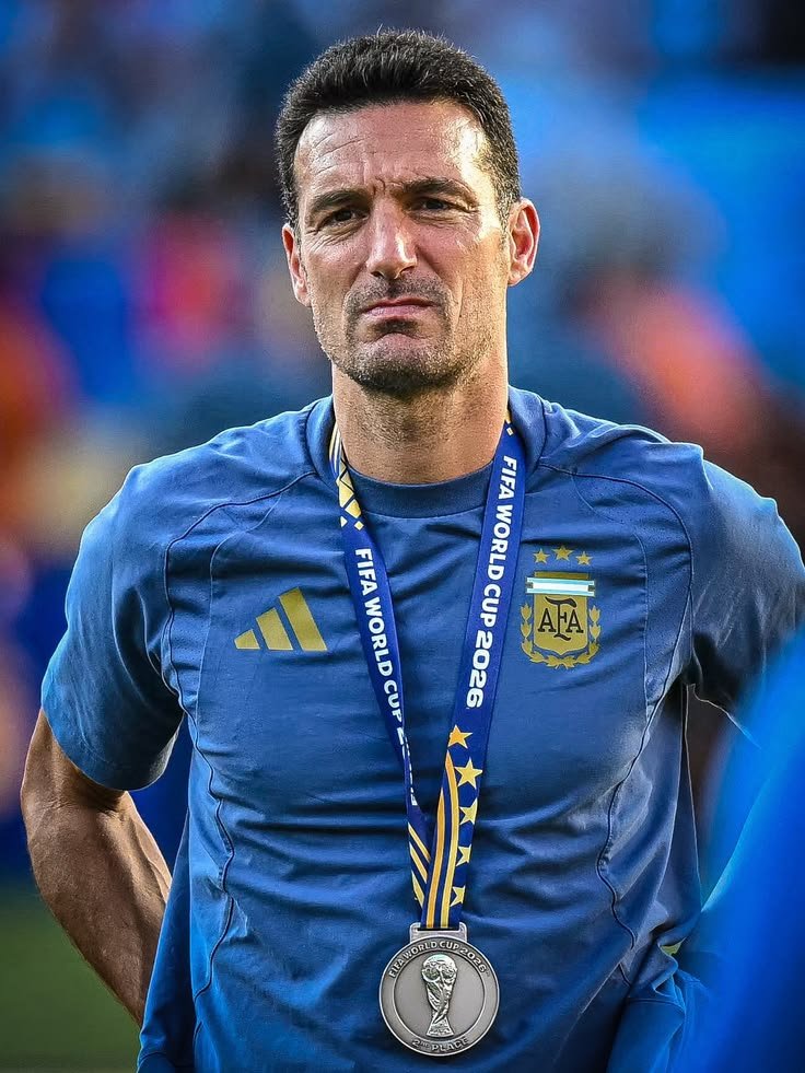 giraltpablo's tweet photo. 8 años de Lionel Scaloni como DT de Argentina. 1 Mundial, 2 Copa América, 1 Finalíssima. Incontables alegrías y un legado que será eterno. Gracias para siempre. https://t.co/vYkpOQ0qqn