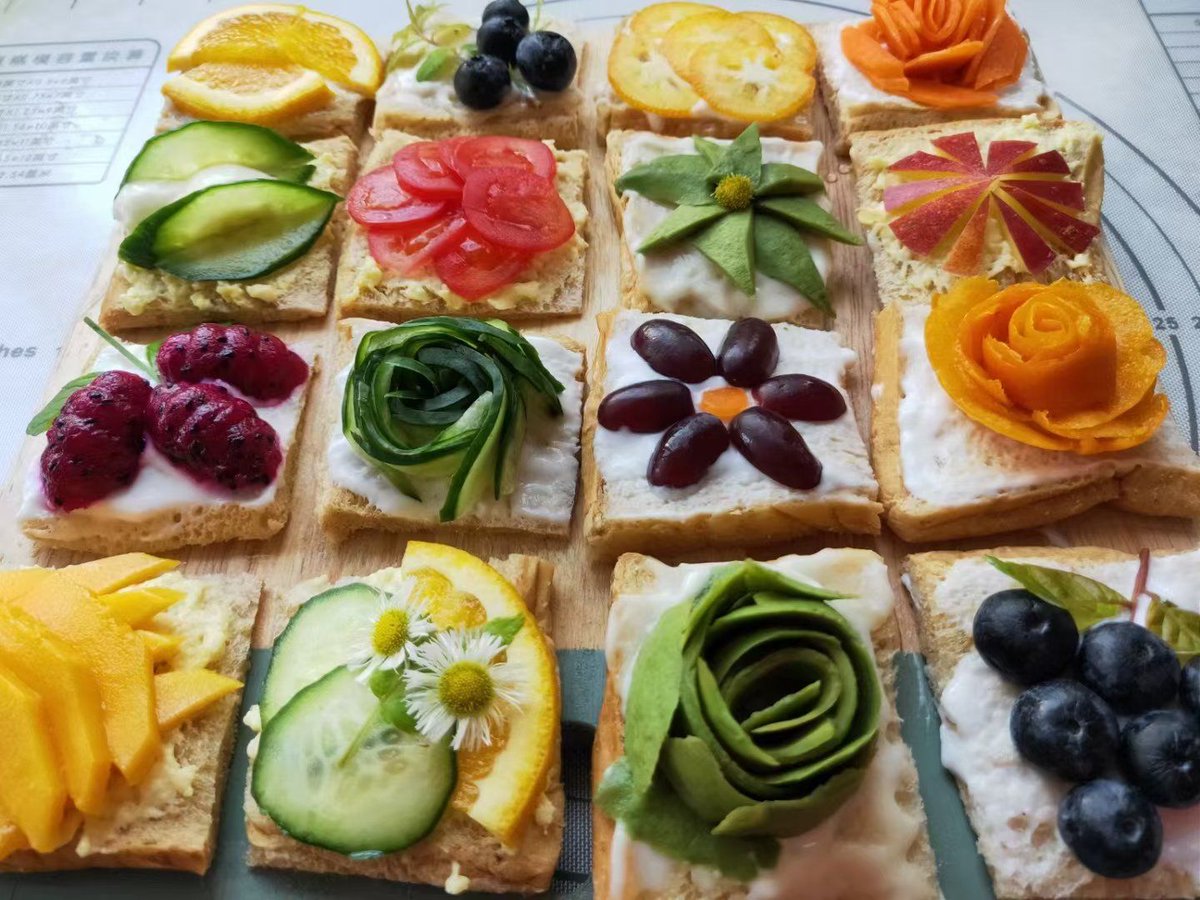 ez_jate's tweet photo. Just nailed a quick, creamy avocado toast with a sprinkle of flaky sea salt and roasted cherry tomatoes for a cozy weekend bite ， https://t.co/3lw85p9uNL