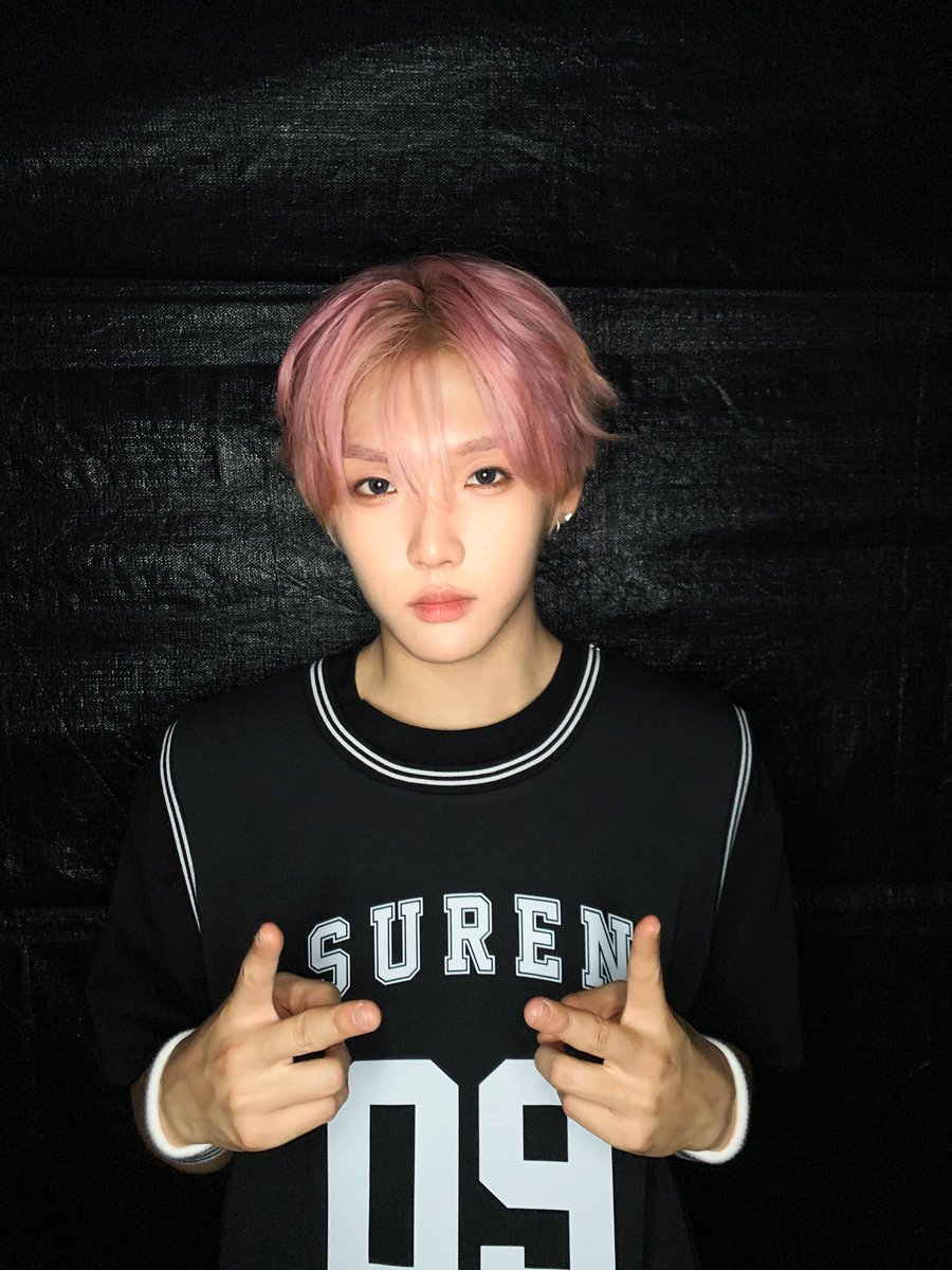 SURENfr_FAN's tweet photo. 📼 ⋮ 07.09.26
⋆⠎ @MODYSSEYWORLD ⋮ #XUESUREN #쉬에수런 #SUREN #수런 #MODYSSEY #모디세이 ✦
MODYSSEY a partagé deux photos de Suren https://t.co/yClpabMJsr