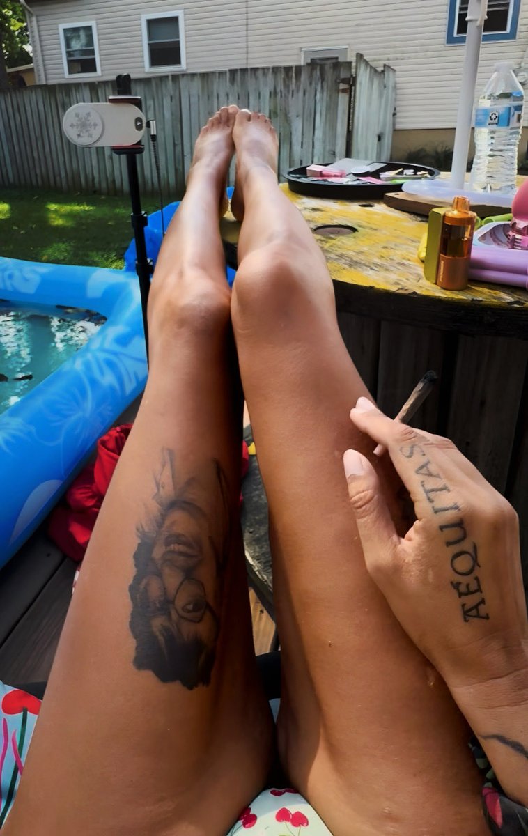 DarlingNiccy's tweet photo. My 🔗 isn’t shy 🫦
#darlingniccyqueenofthemfworld™️ #OnlyFans #lightskin #OF #OFModel https://t.co/0pJ9GemhUb