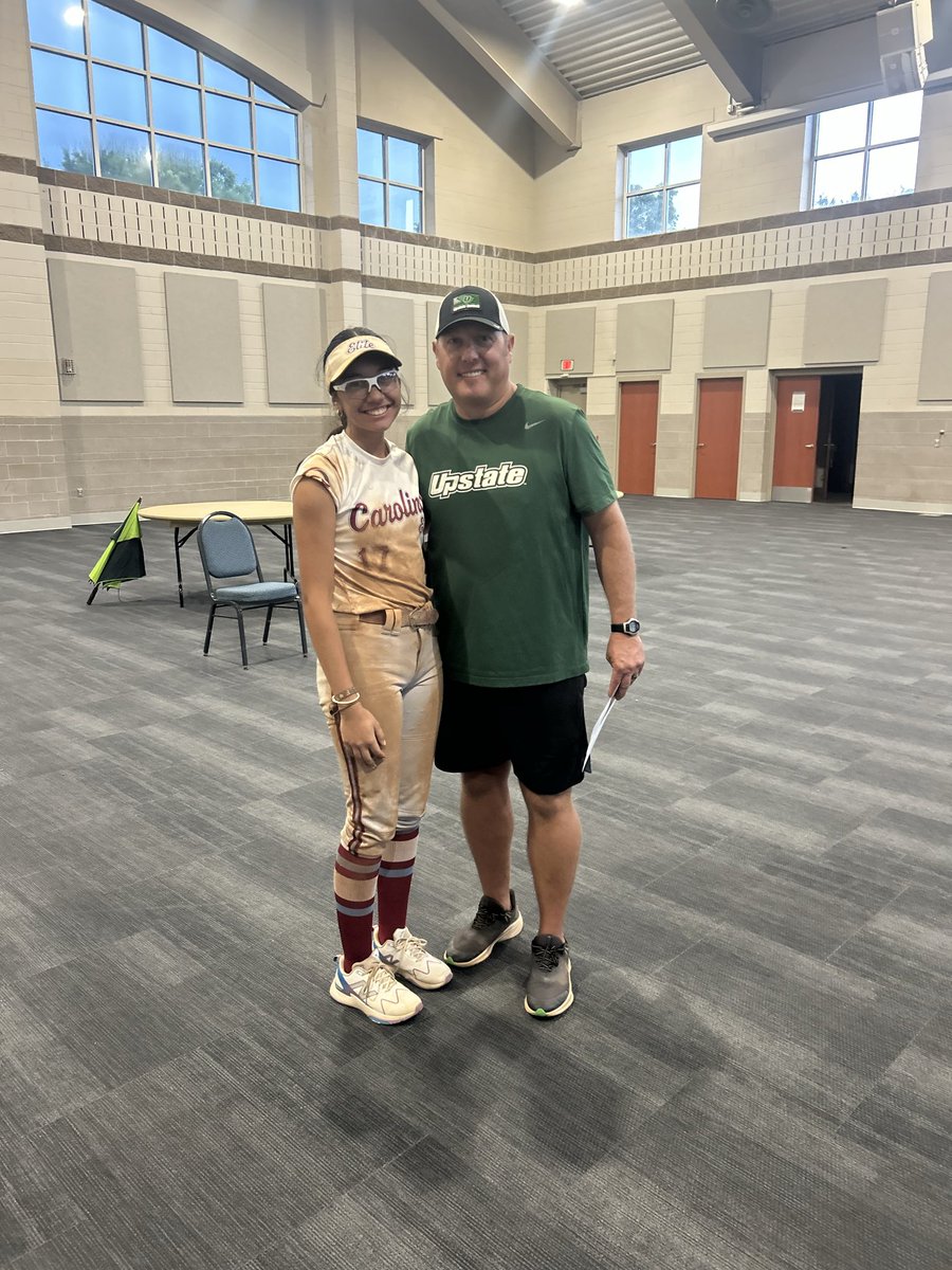 claireeowens17's tweet photo. I had a great time at @UpstateSoftball yesterday! Got to talk to many of the players as well. Wouldn’t want to spend my hot and rainy days anywhere else 💚
@PACKUPSTATE @HawkinsChawkins @Coach_TMeds 
@EliteGulick09 @CarEliteNCorg https://t.co/DBW5hVmOPw