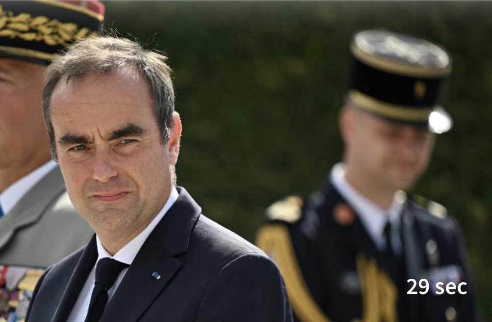 alainpaulweber's tweet photo. 😂😂 Chapeau 🤣🤣…

Cet après-midi, tout le monde jurait la main sur le cœur qu’aucune taxation de l’épargne salariale n’était à l’étude. 

Ce soir, plainte pour fuite… sur l’étude qui n’existait pas. 

La cohérence, même pour les nuls, ça se travaille.

Et pendant que ce gouvernement exige de nous une transparence totale, nos revenus, nos comptes, nos moindres euros déclarés, lui-même est une passoire : Bercy piraté, impots.gouv siphonné par millions, des notes internes qui se baladent avant même d’être arbitrées.

“Discrétion professionnelle”, “poursuites pénales”… pour un État qui ne sait même pas garder un PDF au chaud. 

Ils nous demandent la rigueur qu’ils sont incapables de s’appliquer à eux-mêmes. 

Ce n’est plus un gouvernement, c’est un théâtre d’amateurs qui joue les vestales avec nos impôts pendant qu’il perd ses propres secrets dans le caniveau.

Pas de l’impuissance, du cabaret… 🤡