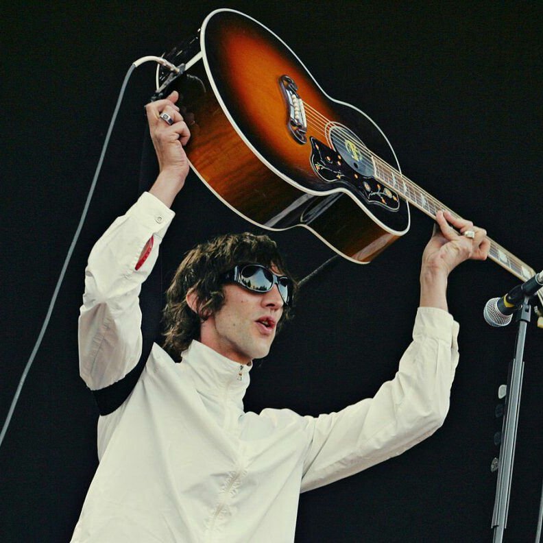 vervedaily's tweet photo. Happy Birthday to The Verve's singer-songwriter extraordinaire...Richard Ashcroft! 
Born #OnThisDay in 1971 https://t.co/K45YyWBzbw