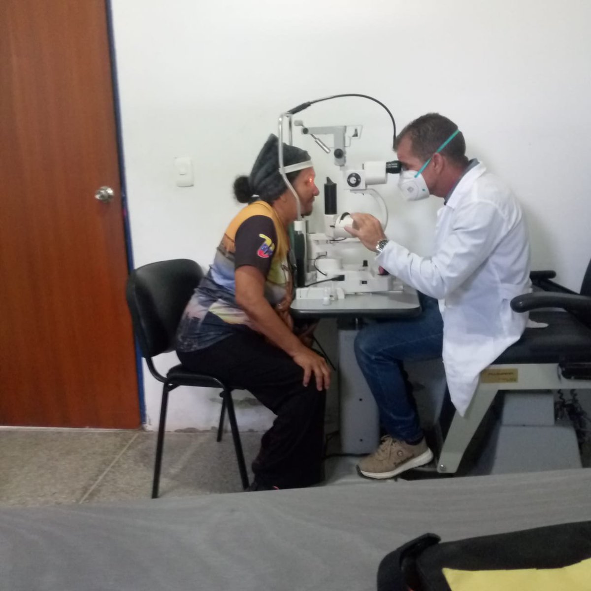 CubacooperaveG's tweet photo. Los colaboradores cubanos transforman cada día el trabajo en una misión de vida , Centro de diagnóstico integral Julián Mellado #CubaPorLaVida https://t.co/T8zt7rfFmo