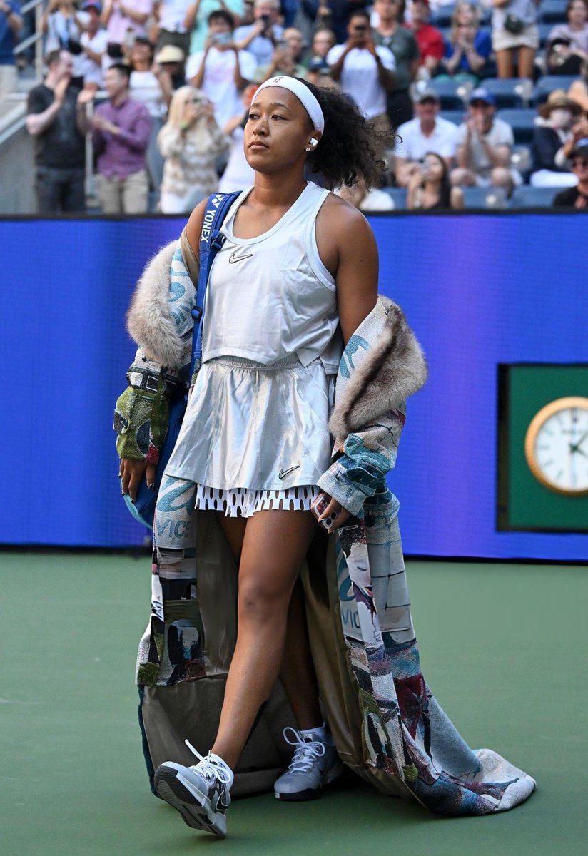 thegreatestana's tweet photo. all four of naomi’s walk on outfits for us open so far https://t.co/YGfAVu7Iww