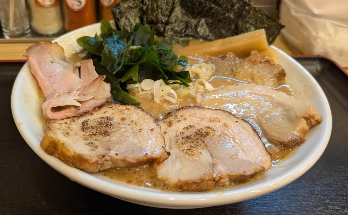早朝 から やっ てる ラーメン 屋