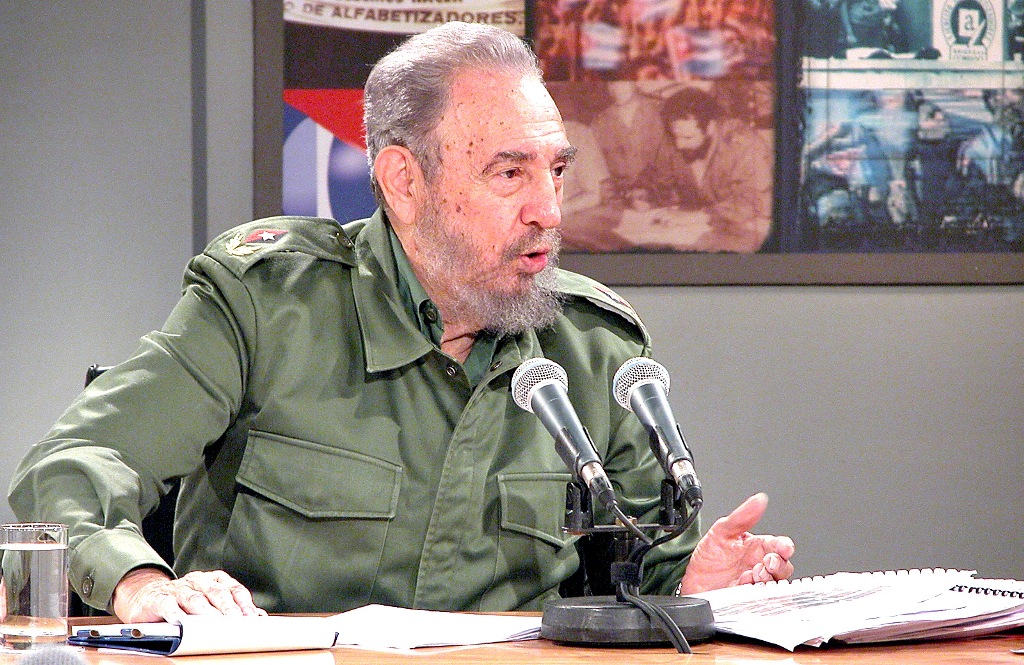 FSoldadodeIdeas's tweet photo. #FidelCastro participa en la Mesa Redonda sobre la Educación Superior en Cuba, el 9 de septiembre de 2004.  

https://t.co/QcmpugSuhr
#100AñosConFidel #Cuba #SomosContinuidad #RevoluciónCubana https://t.co/MJd6uhi1tp