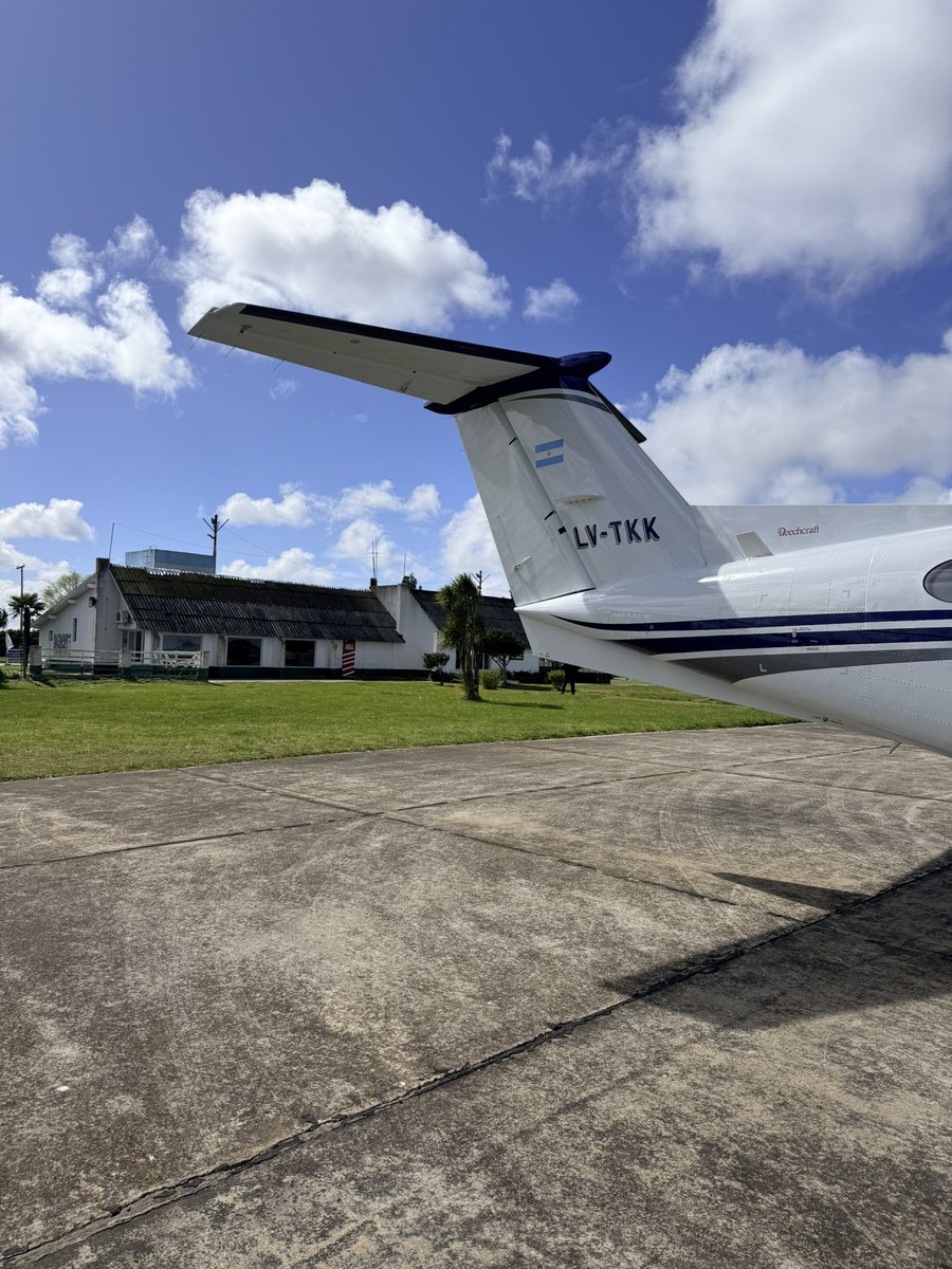 cflupianez's tweet photo. Visitando amigos el Fin de Semana…..
Donde ????
Saludos.
#beechcraft #beechcraftkingair #kingair250 #kingair https://t.co/uLIS8QVbi6
